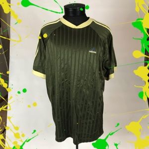 Adidas sports jersey shirt